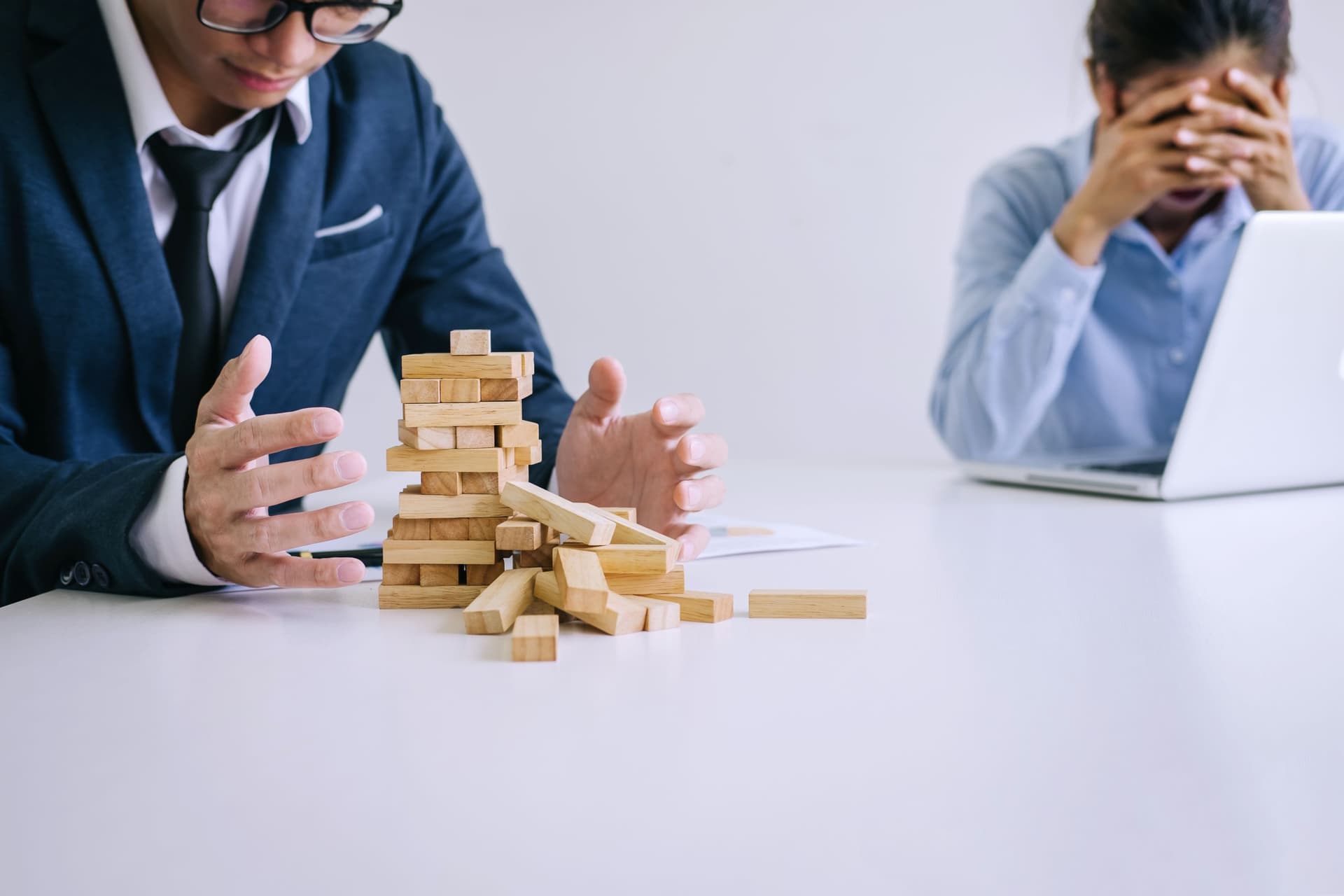 Dynamics Monk D365 implementation failure concept showing project risks, poor planning, stakeholder challenges, and digital transformation obstacles.